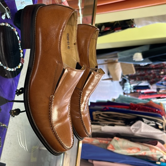 Men’s Gianni Versace slip on - Picture 2 of 8